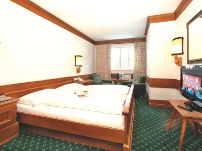 14E9E04F039020C1DBAB84DA998B8375