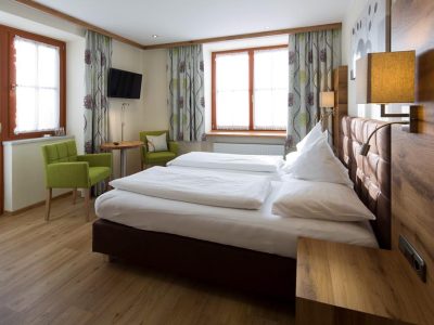 1BAC5CEAFB349073B2FF7ABDD13679E3