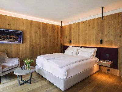 24438A619977C248DB50928F8BCFF707