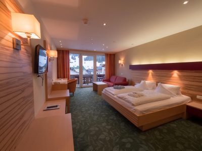 61FC77211A437BF9BF3F93551ABED6C6