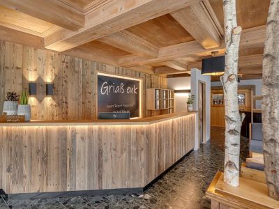 667E04DF7555C34E1C0A3279ADDF5405