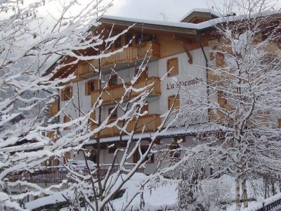 6A4387FF341E125BE9BA9FA4900AC260