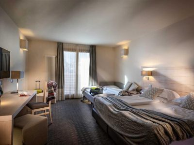 76EC6AE7FE0327124EC1D28F4AF1C67A