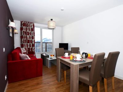 8D18000DFAD02B492570A48C794F5EBB