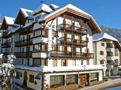 8FD1AF17F10E539E9C3B5D5DF5385AD5