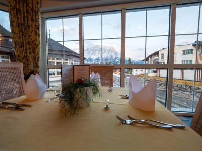 A0118817E8FEDDF19DD59778EFA6A4AE