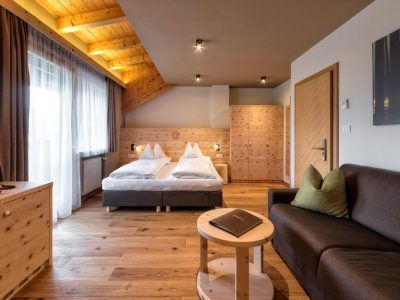 AE8F16A5E4BC39B9B89207AD7B714CFD