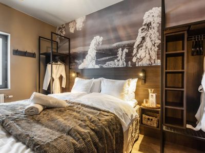 AFBCBB4BD9832241324ECD4BA46D1CAB