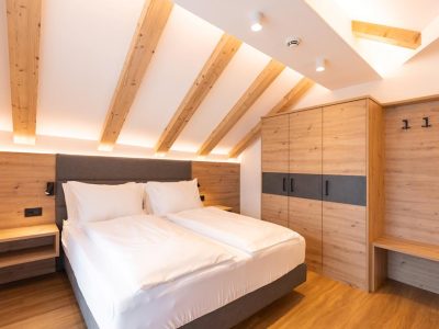 E810E32D13128AC51C0616F76C7B95D8