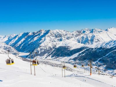 F3C5F9CC645EBE98708082A8A6B5E9FE