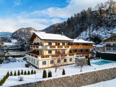 FFB672B73BF4DC71E8CAB128E52AAC4A